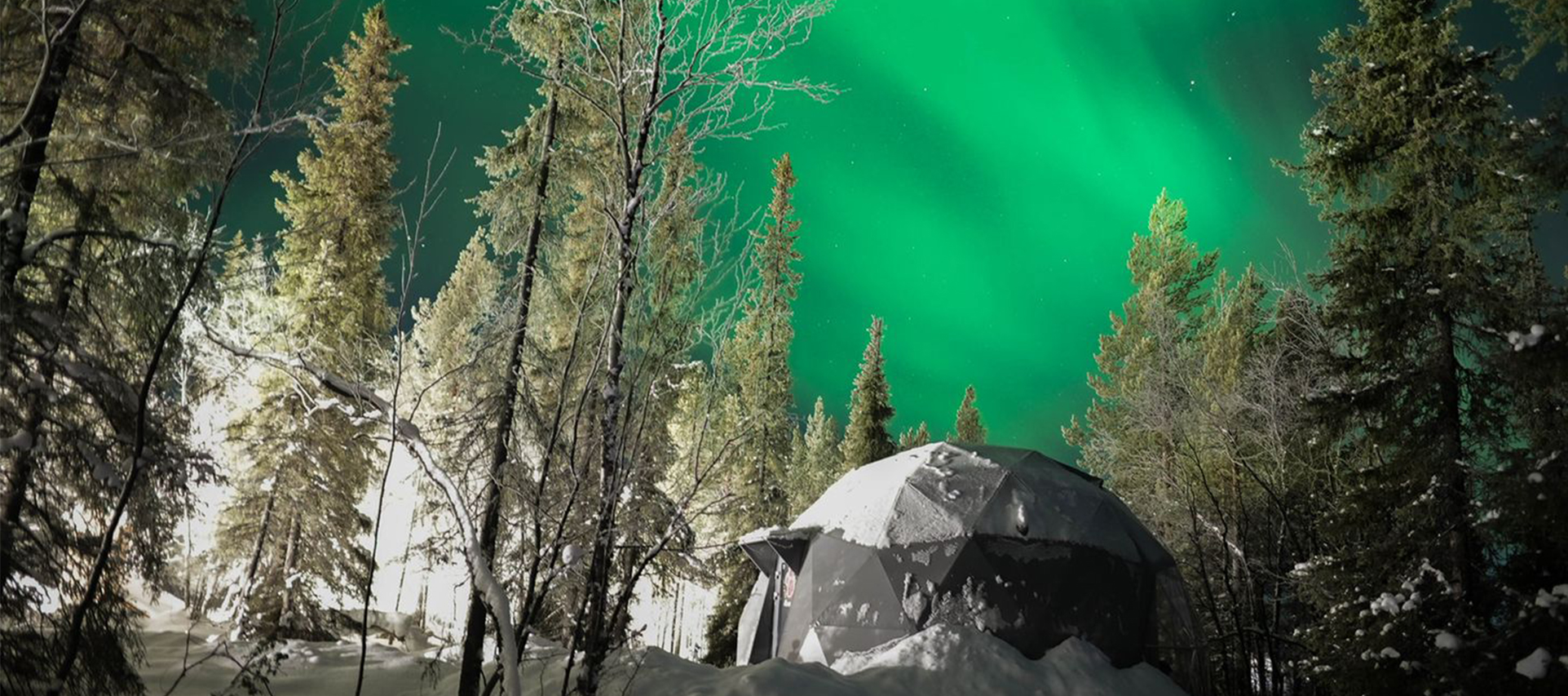 «拉伯兰的农村»-这是现代的旅游综合体。是观察北极光的理想场所。按照季节的时间，雪地摩托，亚视之旅，雪鞋租赁，自行车，滑板车以及野外旅行（捷里别尔卡，鲸鱼，萨米村，哈士奇公园，狩猎北极光等）可供娱乐