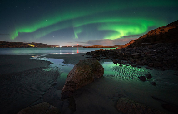 俄罗斯北极光之旅、寻找北极光、见极光、摩尔曼斯克 «拉伯兰的农村»-这是现代的旅游综合体、是观察北极光的理想场所。