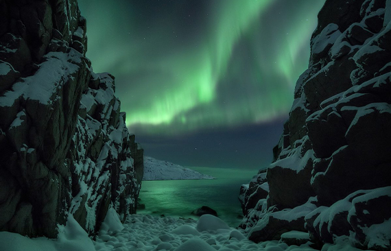 俄罗斯北极光之旅、寻找北极光、见极光、摩尔曼斯克 «拉伯兰的农村»-这是现代的旅游综合体、是观察北极光的理想场所。